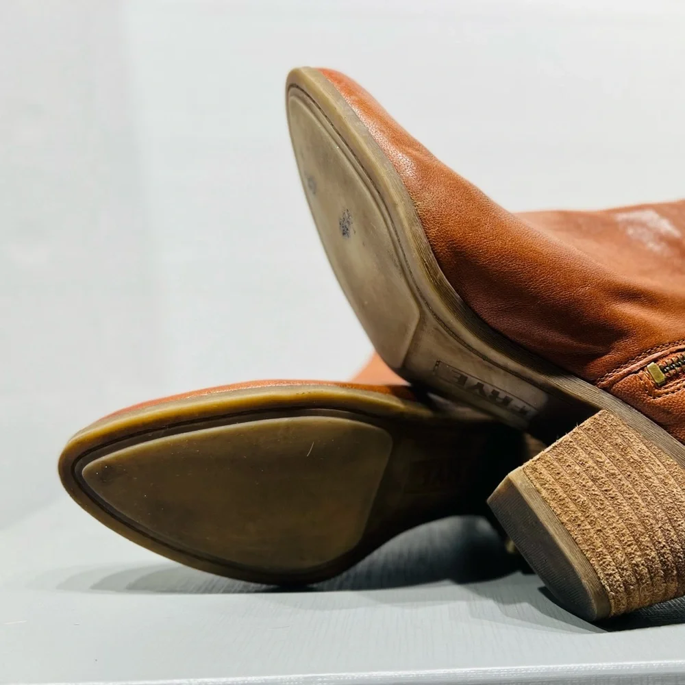 FRYE Ankle Booties Leather upper and inside good preloved condition size 7 M - Picture 11 of 16